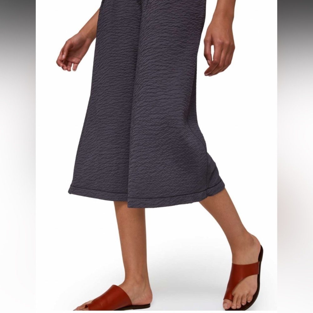 LULULEMON Can You Feel The Pleat Crop Moonwalk Size 4 - Picture 3 of 13